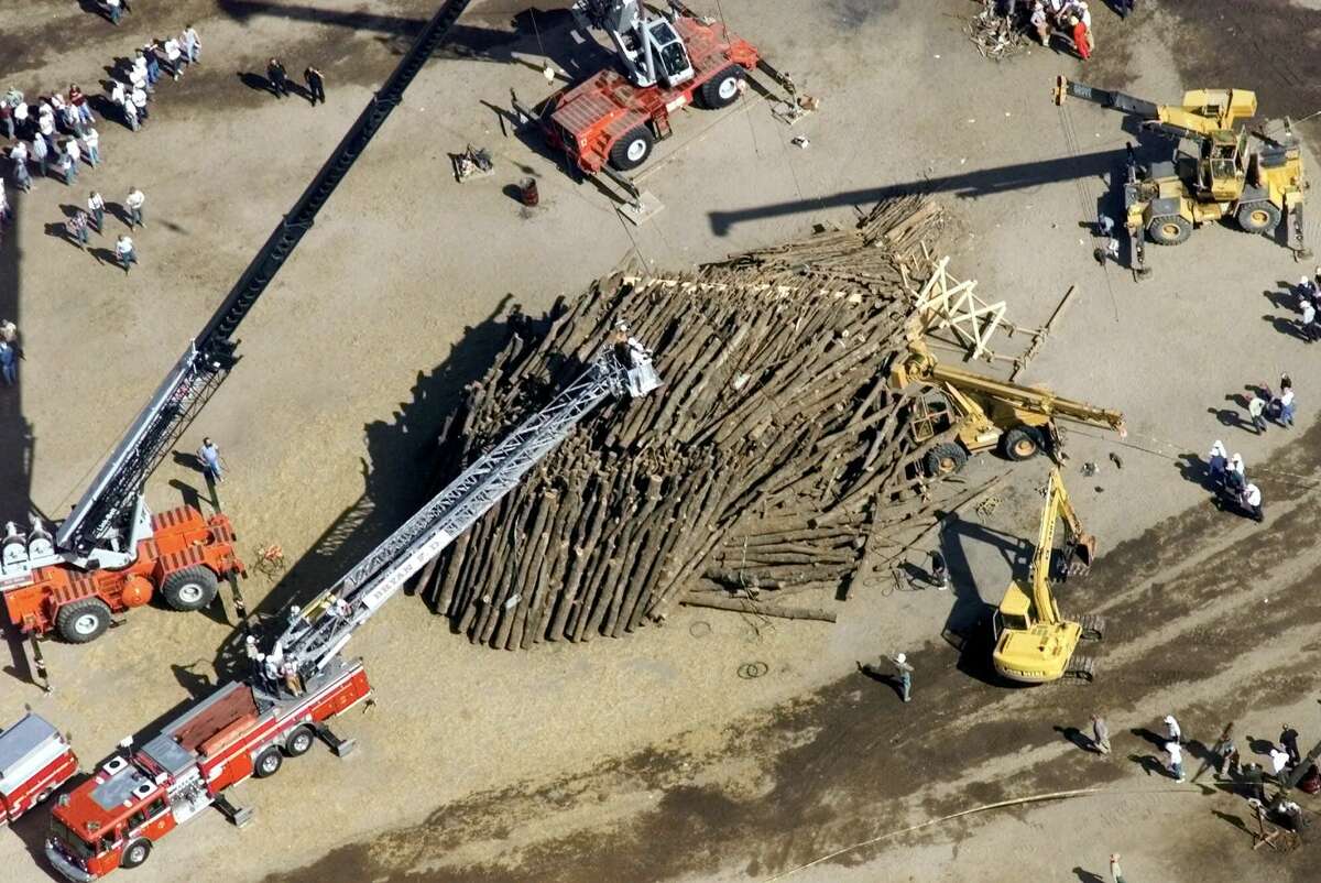 20 years later, photos show how Texas A&M came together after tragic