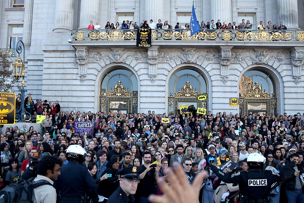 Batkid: Thousands cheer on pint-size superhero