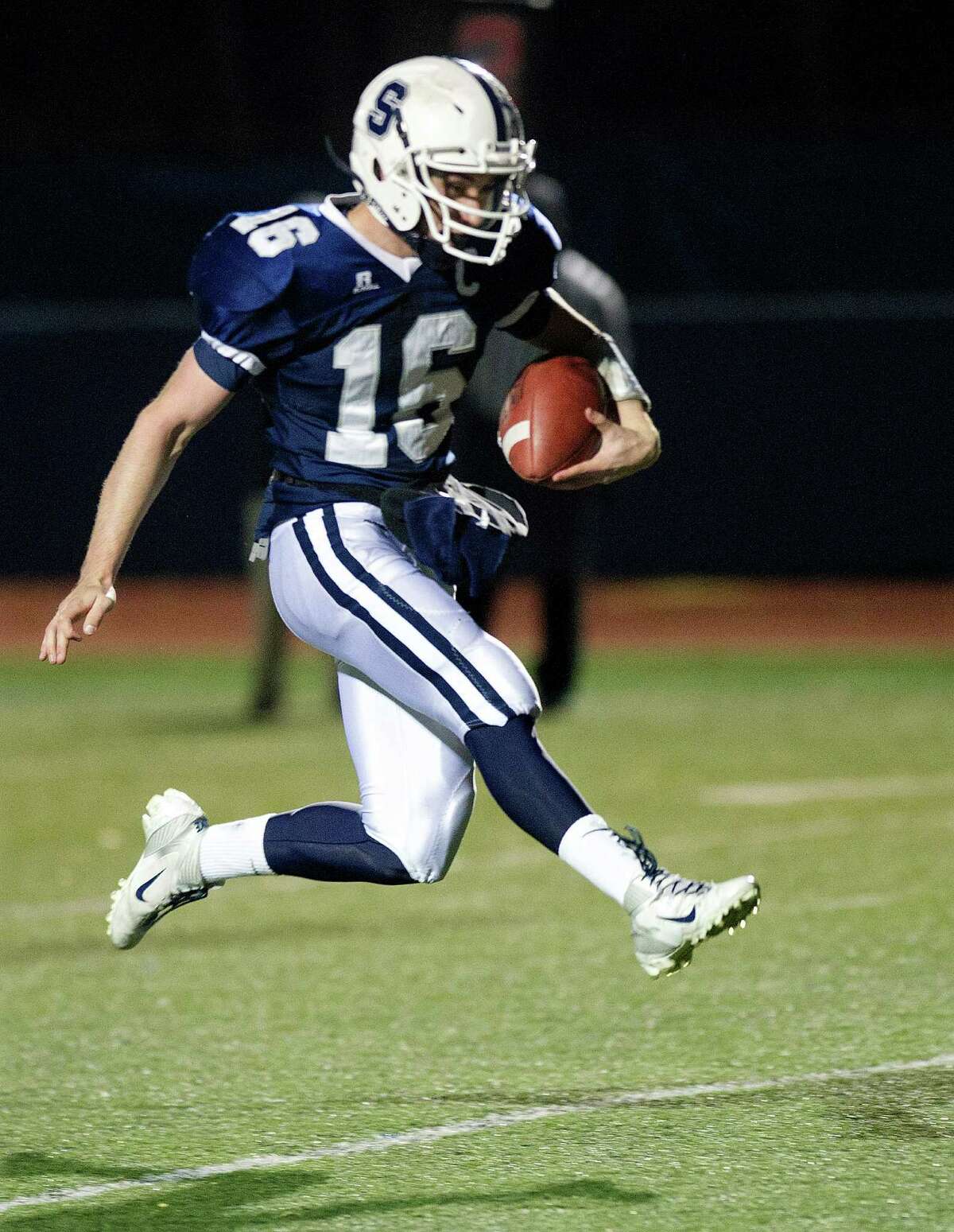 Staples football rolls past Norwalk