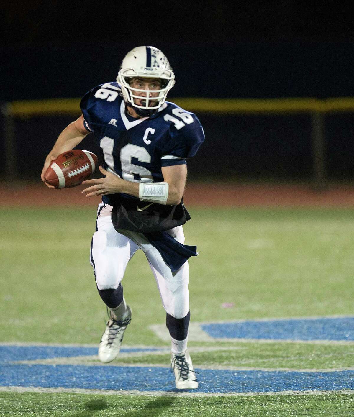 Staples football rolls past Norwalk