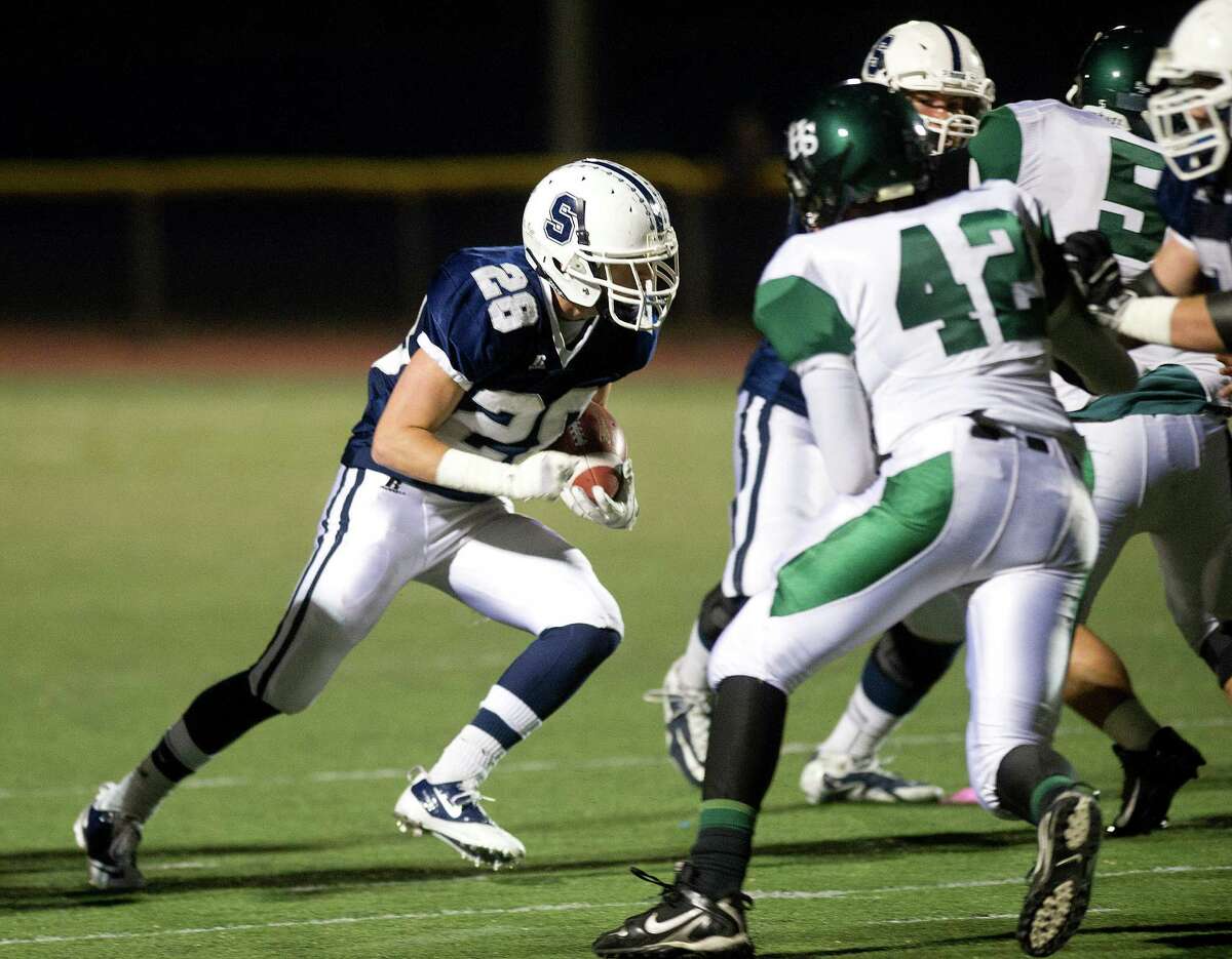 Staples football rolls past Norwalk