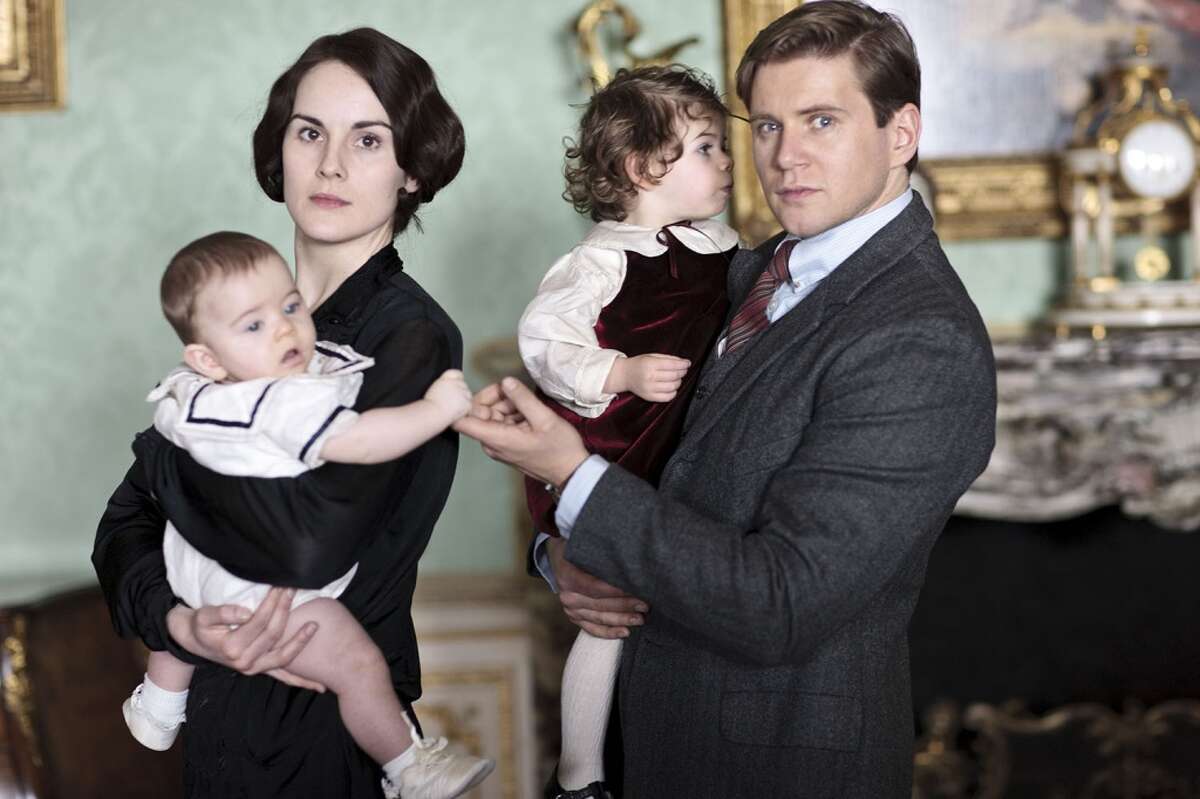 Lady Mary (Michelle Dockery) and Tom Branson (Allen Leech) start Season 4 as single, struggling parents.