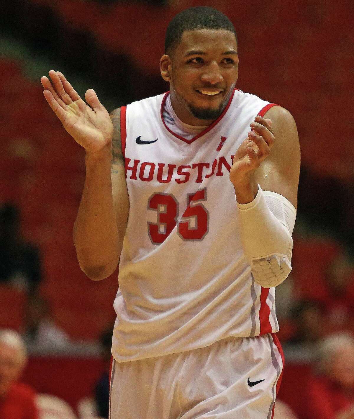 UH forward TaShawn Thomas led the Cougars in points in a win over Alcorn State.
