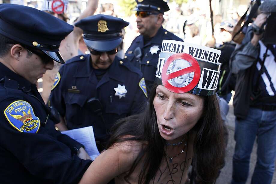 san francisco nudist valentines day parade