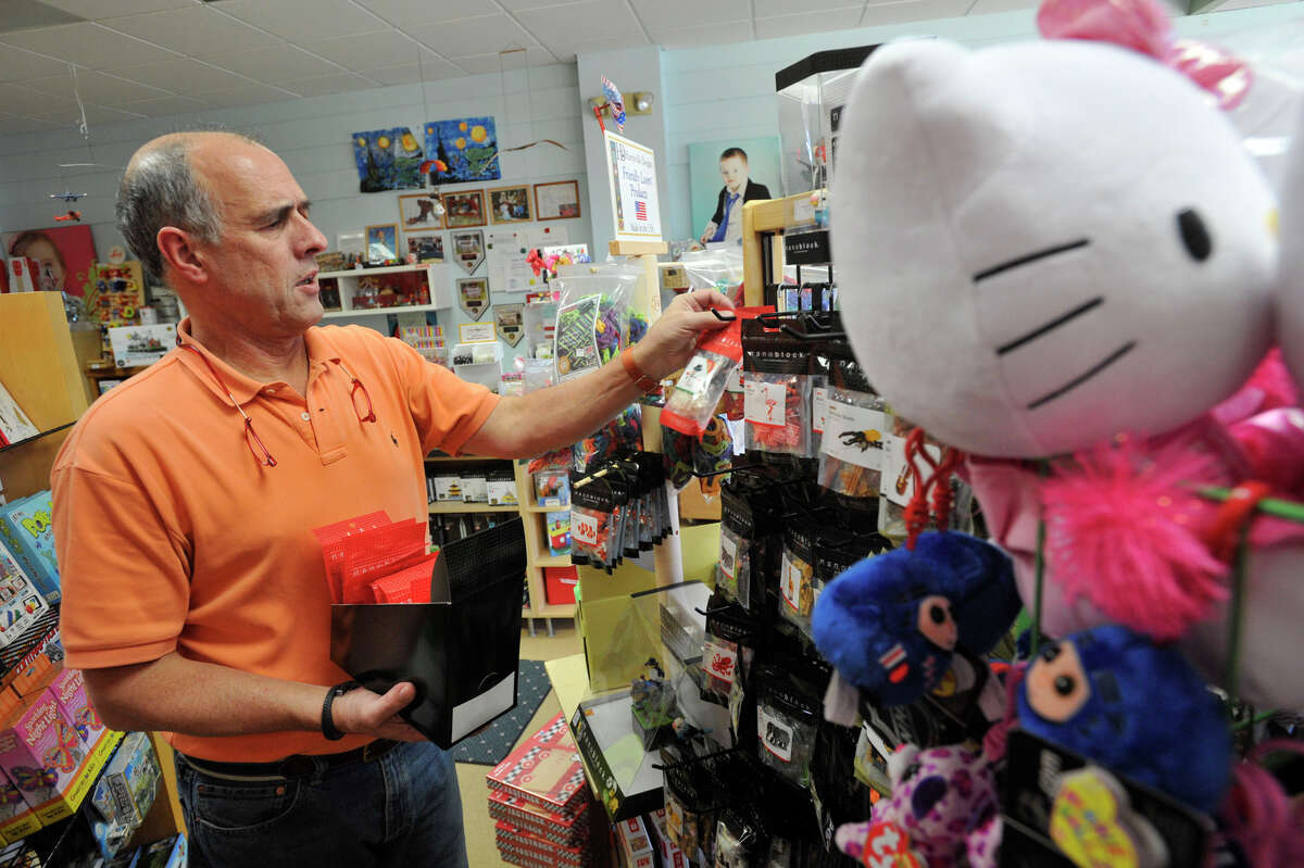 Retailers big and small gear up for holidays