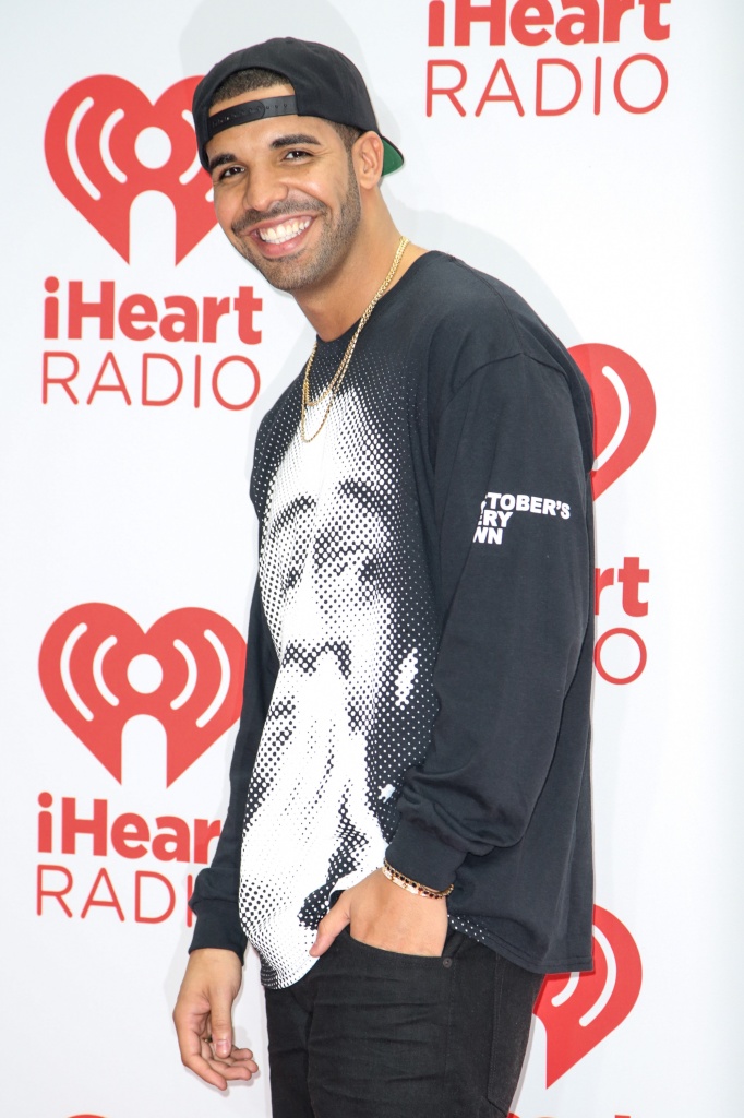 Rapper Drake sets intimate Houston date