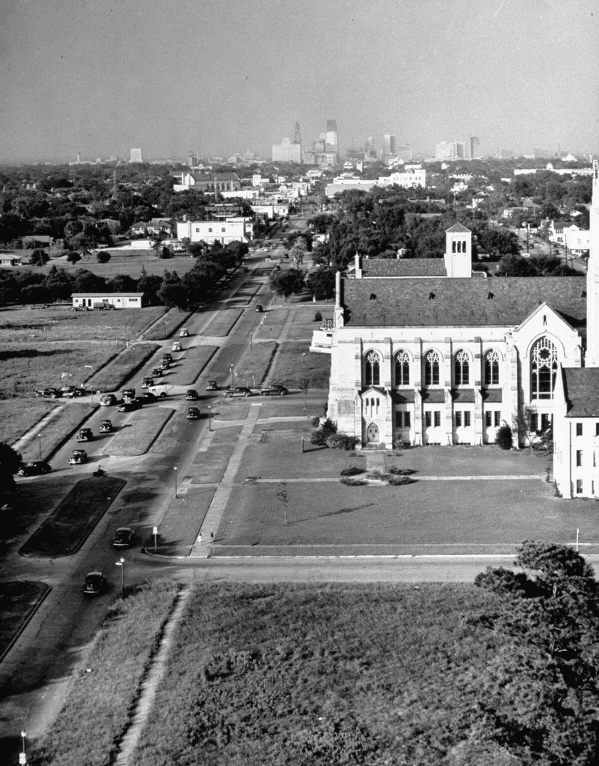 Readers find a family member in old Houston photos