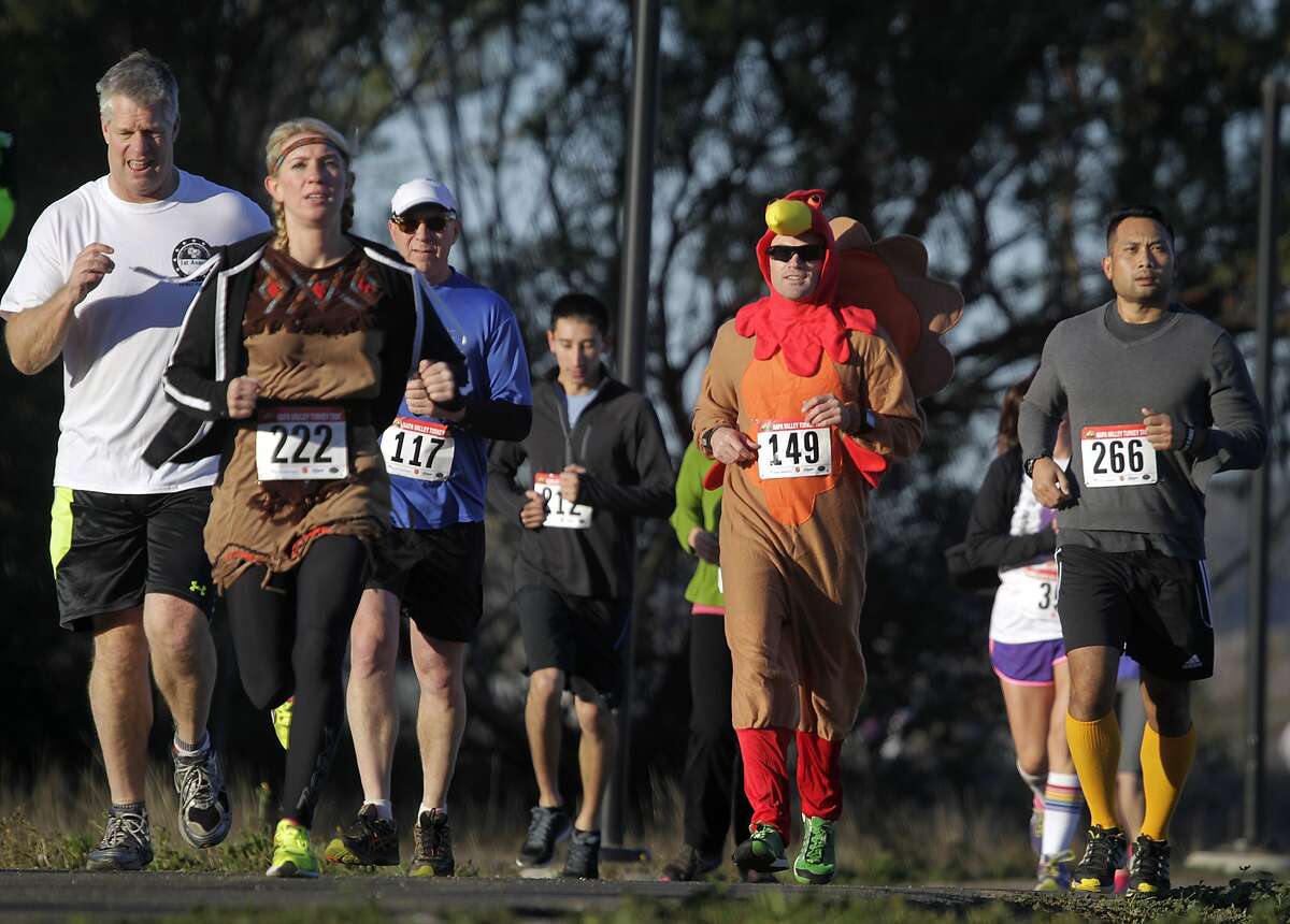 Runners gobble up chance to run in turkey trots