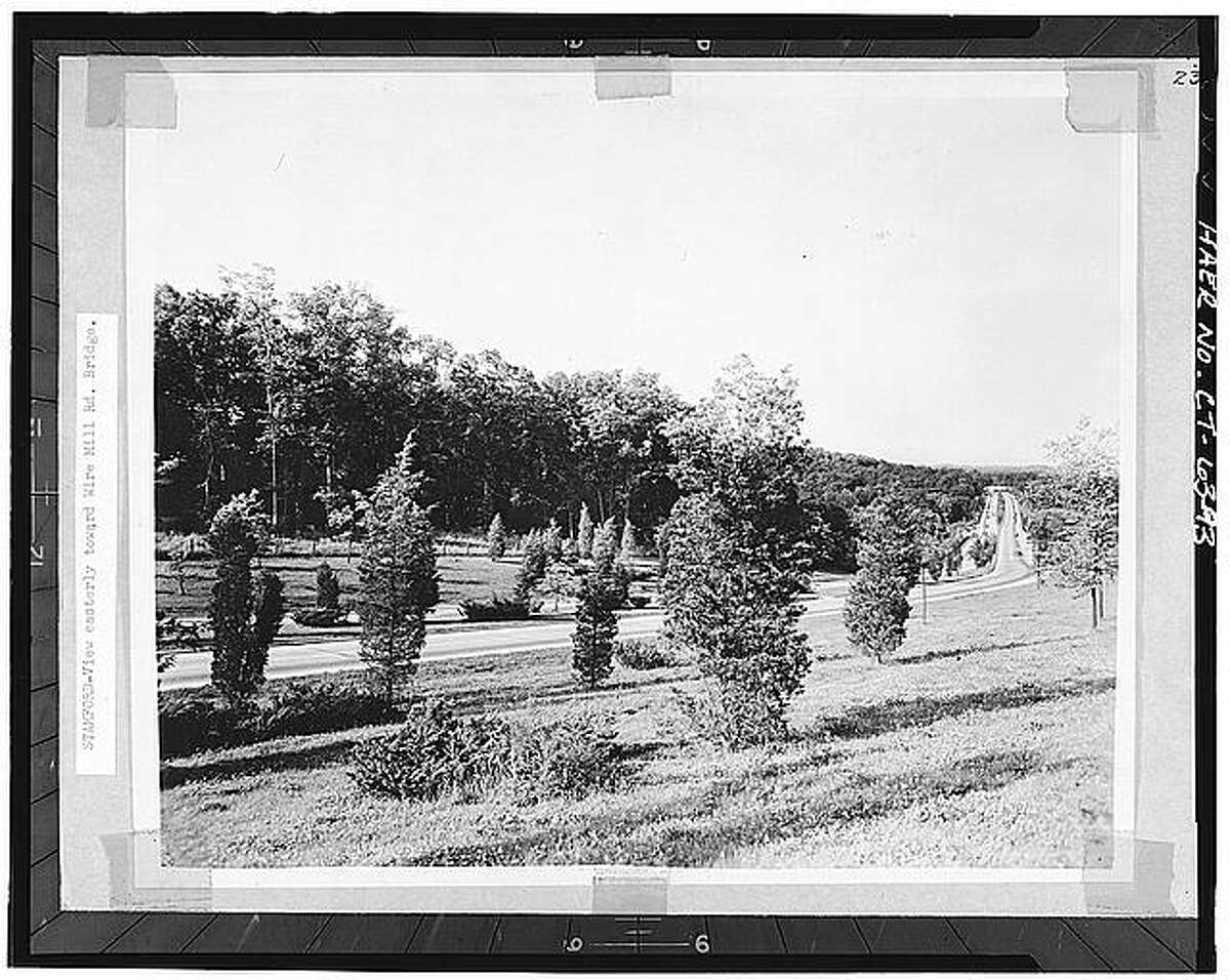 State brightens up Merritt with new signs