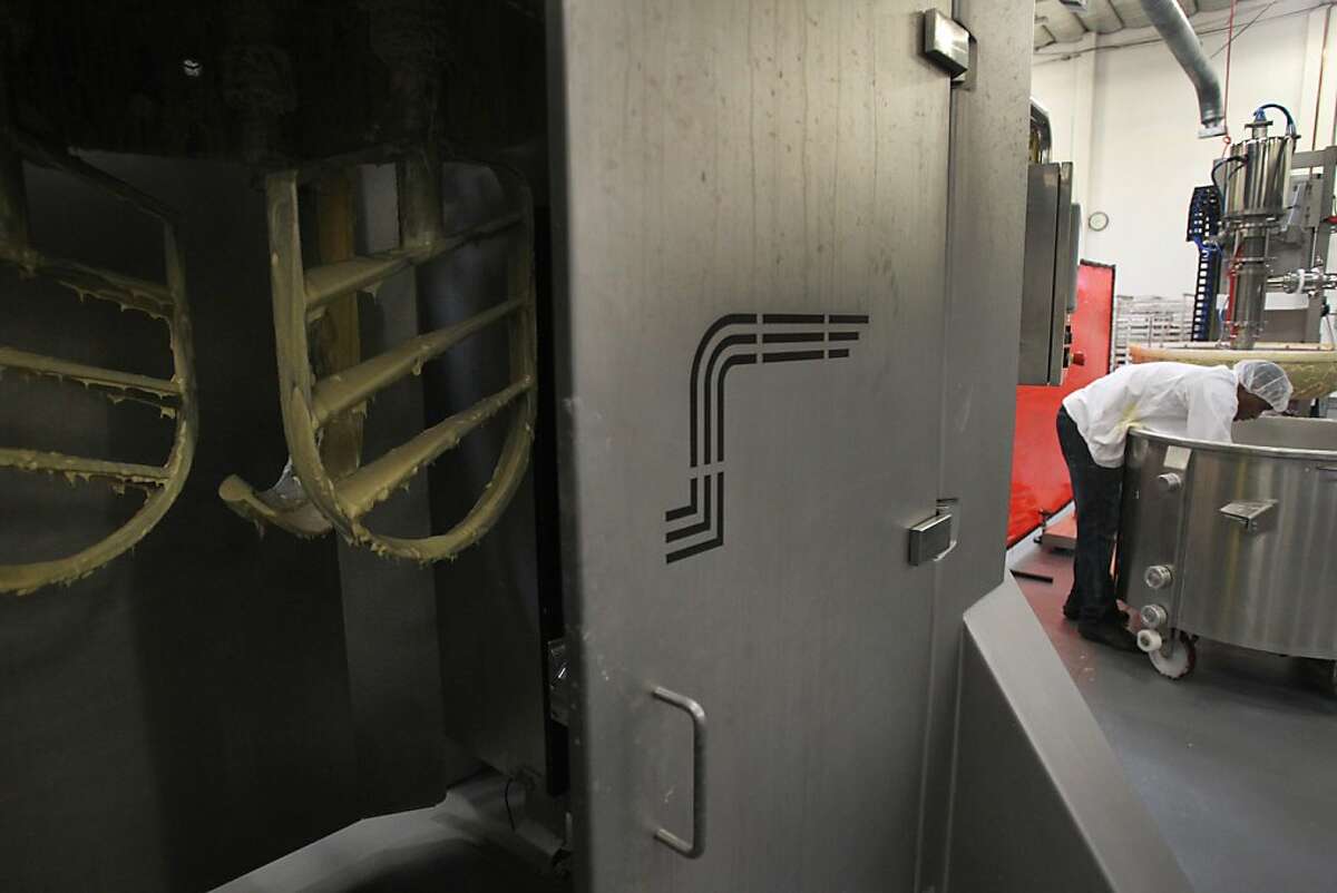 Bakery family hailed by Obama enjoys sweet success