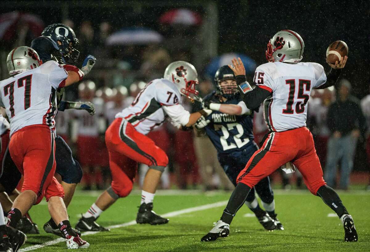 Oxford tops Pomperaug