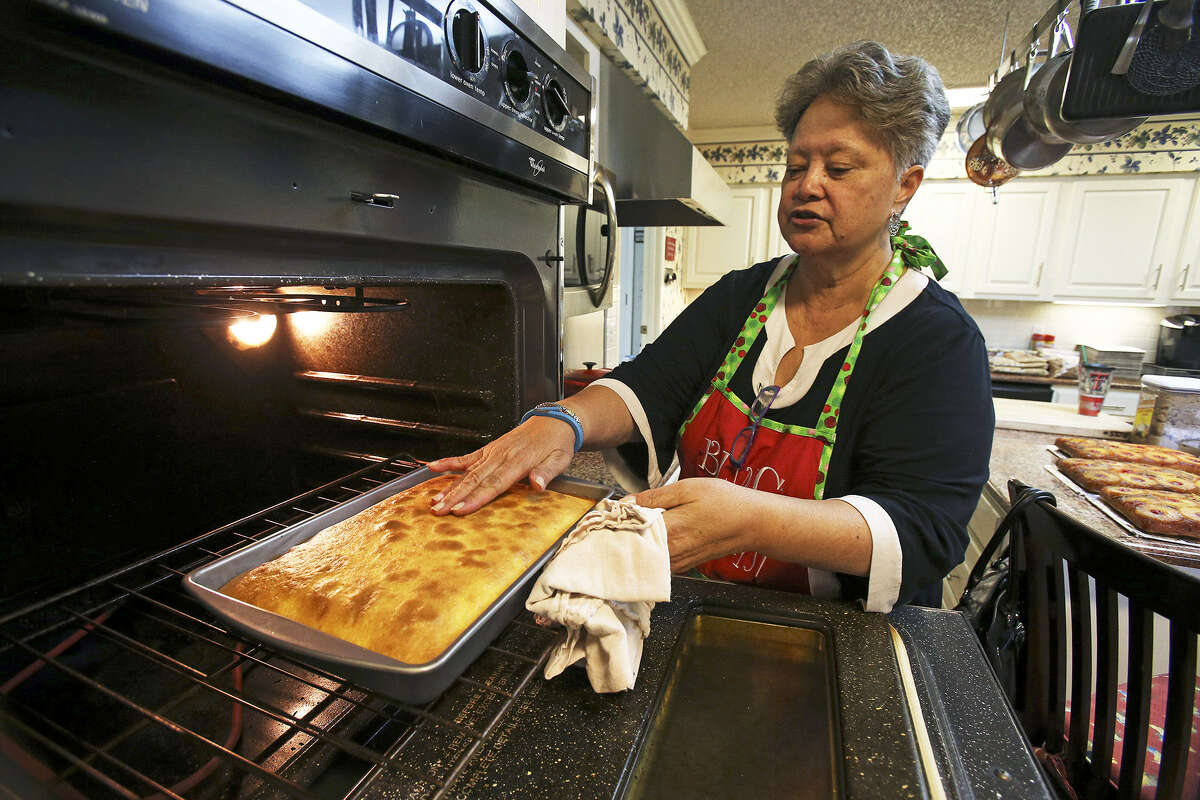 Cake-baking hobby turns couple's holidays upside down