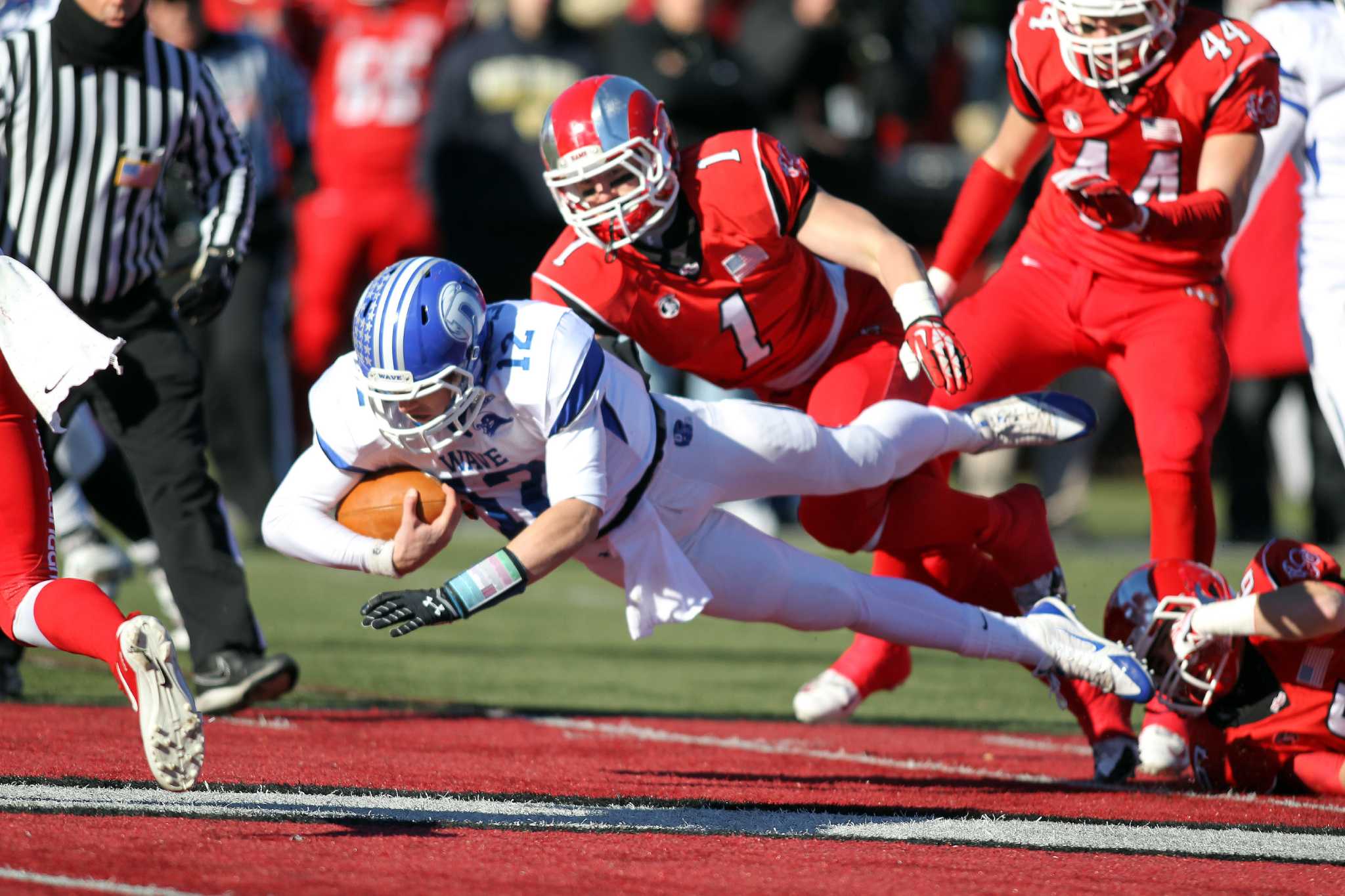 HS football Darien at New Canaan