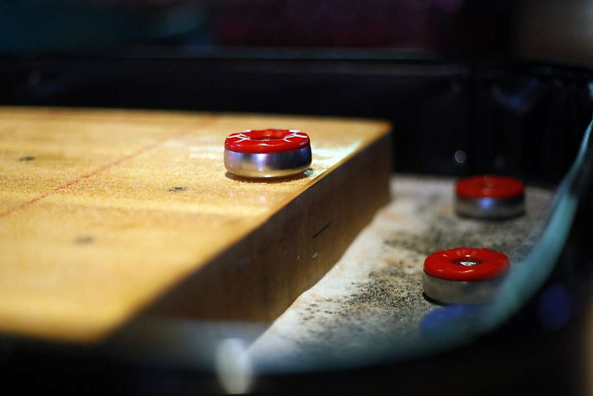 Shuffleboard on brink of popularity in S.F. bars