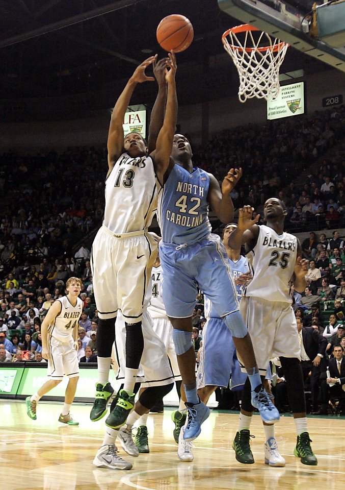 College basketball results, Dec. 1