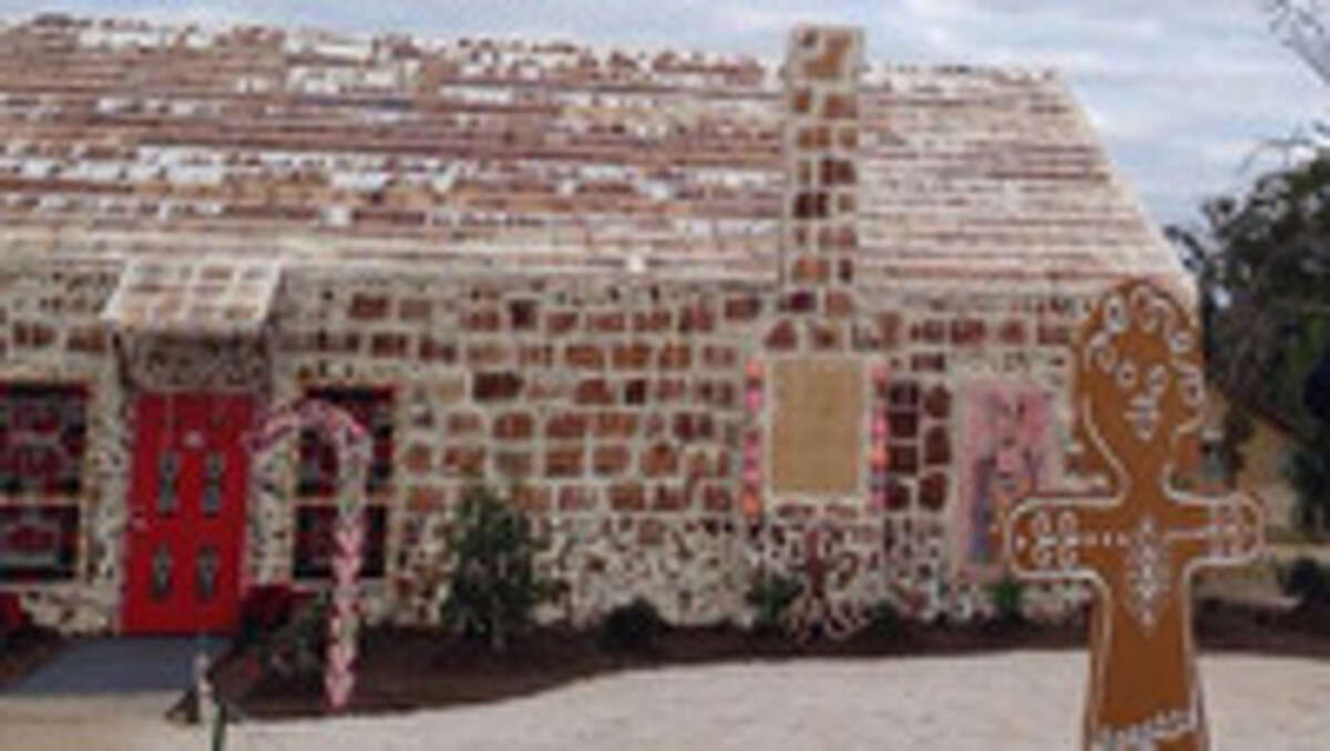 Texas gingerbread house raises 200K for hospital