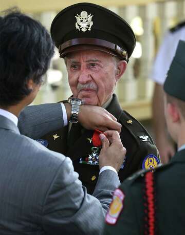 France Salutes Wwii Vets In S A Expressnews Com