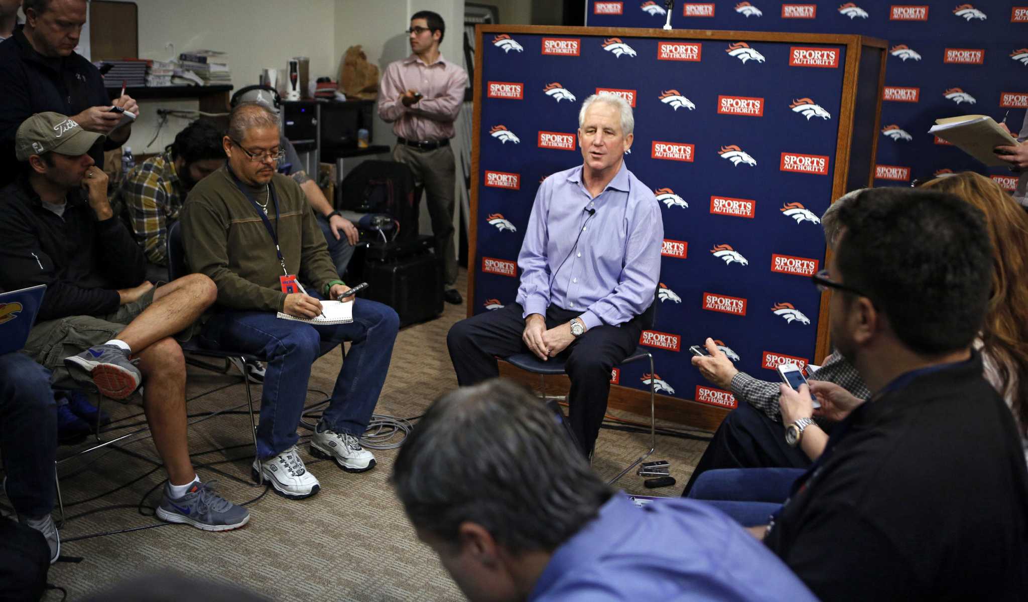 Broncos coach John Fox to have surgery on heart valve