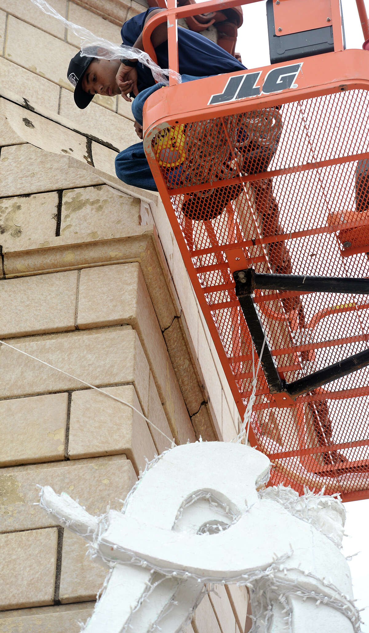 Angel designed by Beaumont sculptor to grace historic Mildred Building