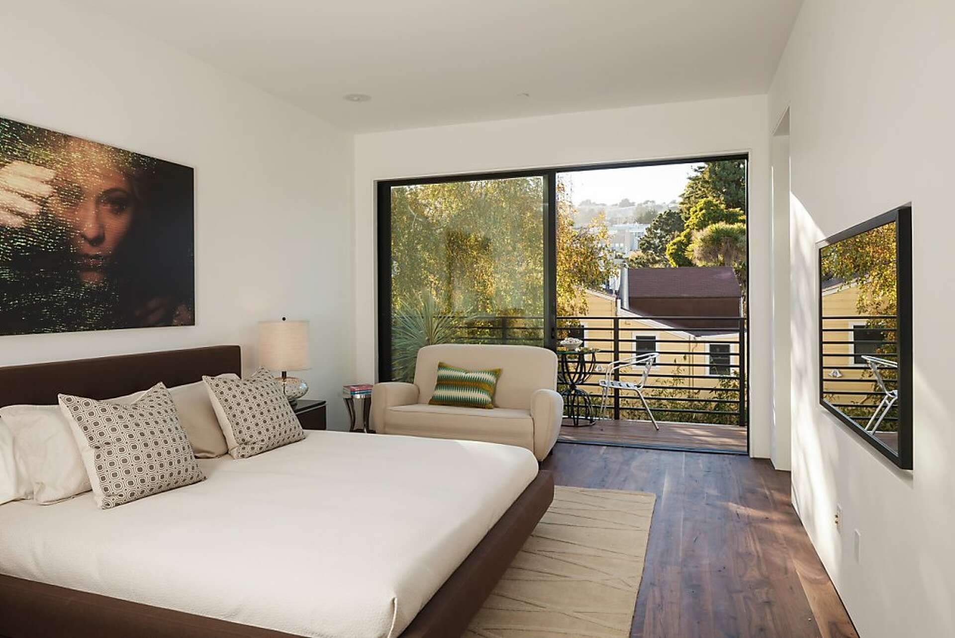 Noe Valley home modernized in minimalist style