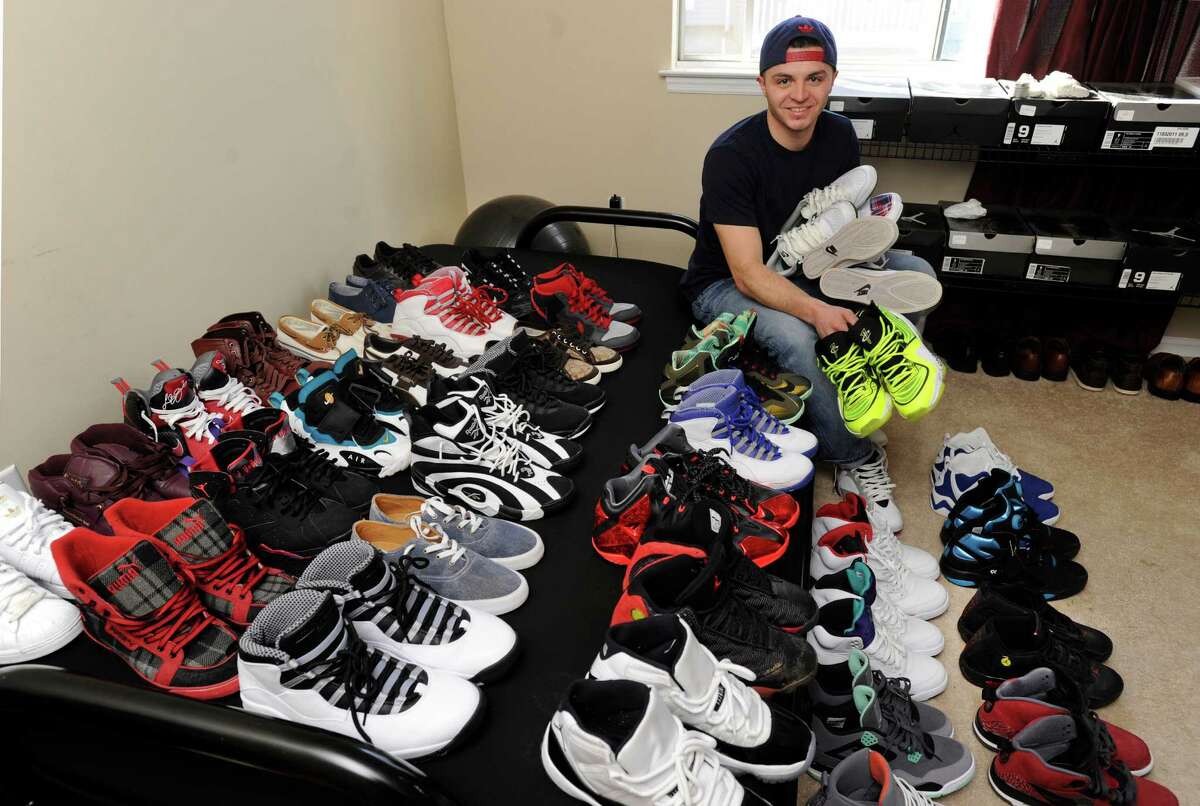 5 towns sneaker store