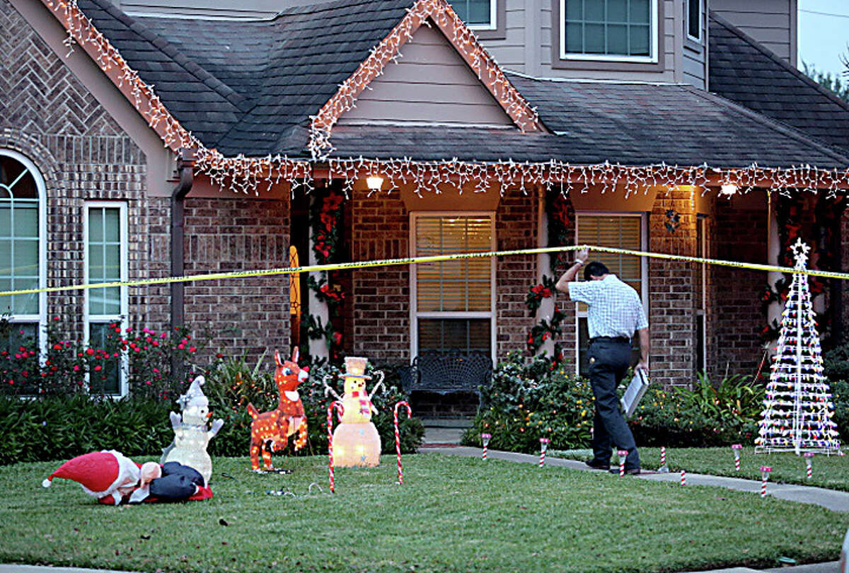 12/4/13: Brazoria Sherrriff's Office investigate a murder, suicide attempt at 2470 Woodbury In Pearland, Texas.