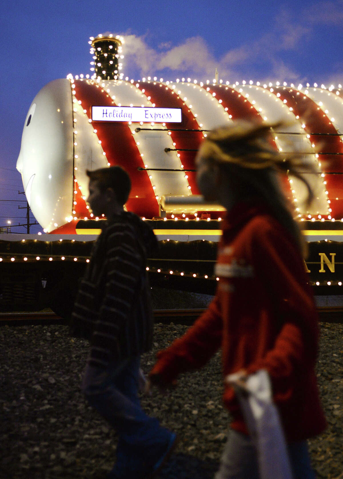 'Santa Train' makes stop in Beaumont