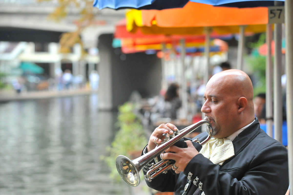 10 reasons people are moving to San Antonio