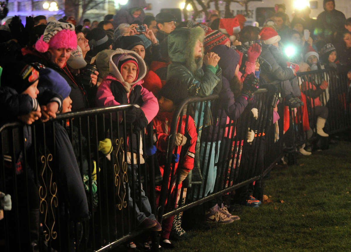 Cashman, Valentine wow festive crowd