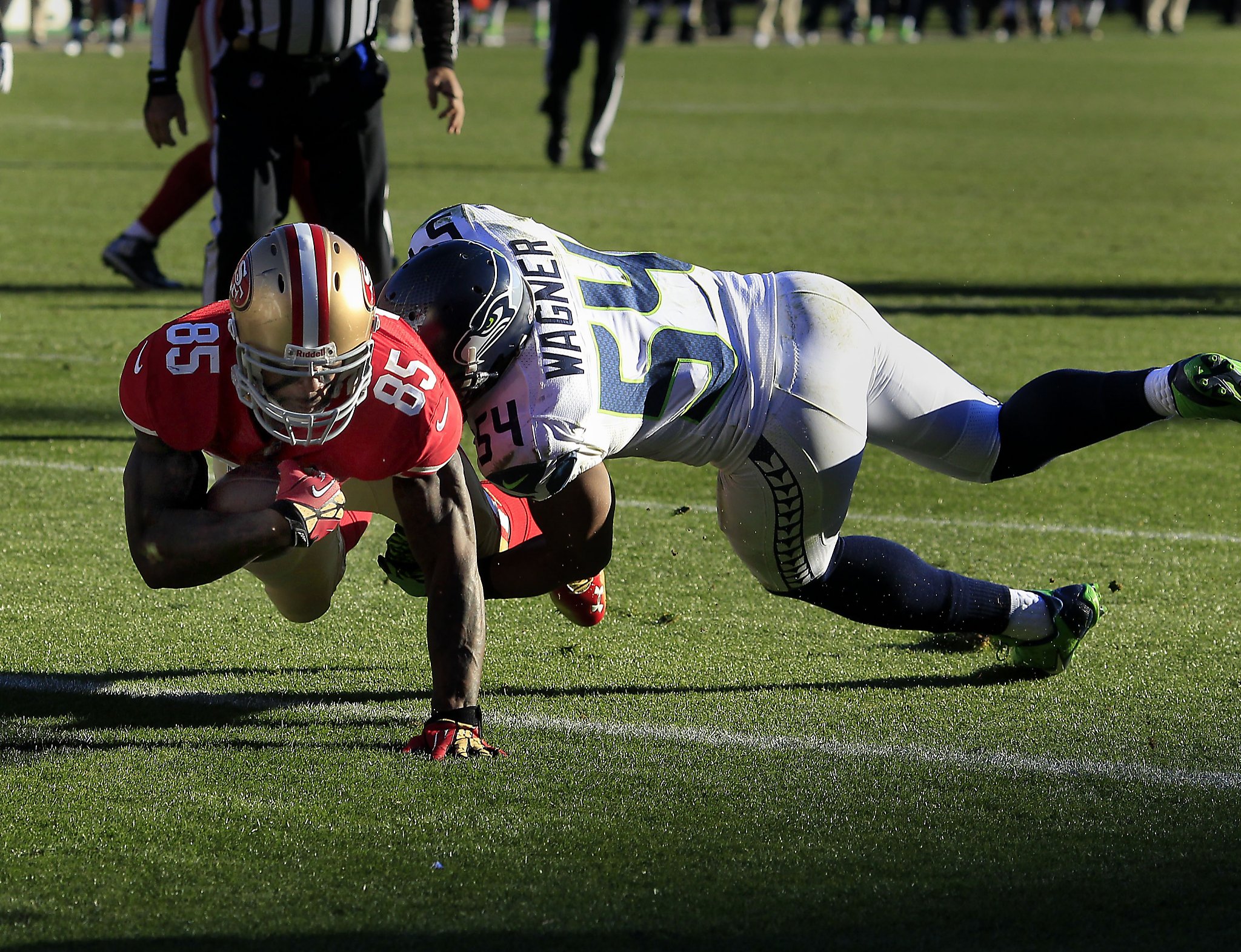 Reebok NFL on Field San Francisco 49ers Vernon Davis 85 -   Canada in  2023