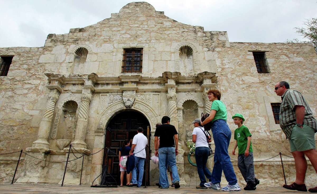 Readers weigh in on both the past and future of the Alamo, including a plan calling for restoring a more historical feel to the shrine and the area surrounding it. 