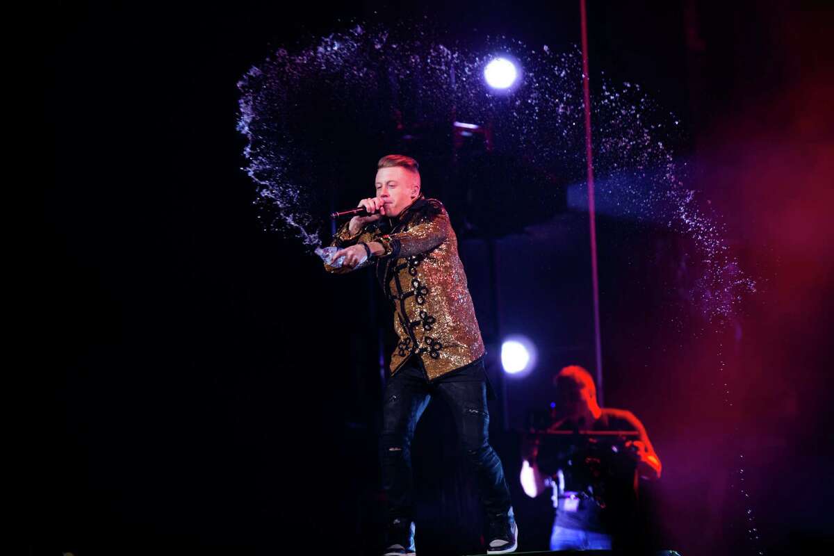 Macklemore, Ryan Lewis wrap fall 'The Heist' tour in Seattle