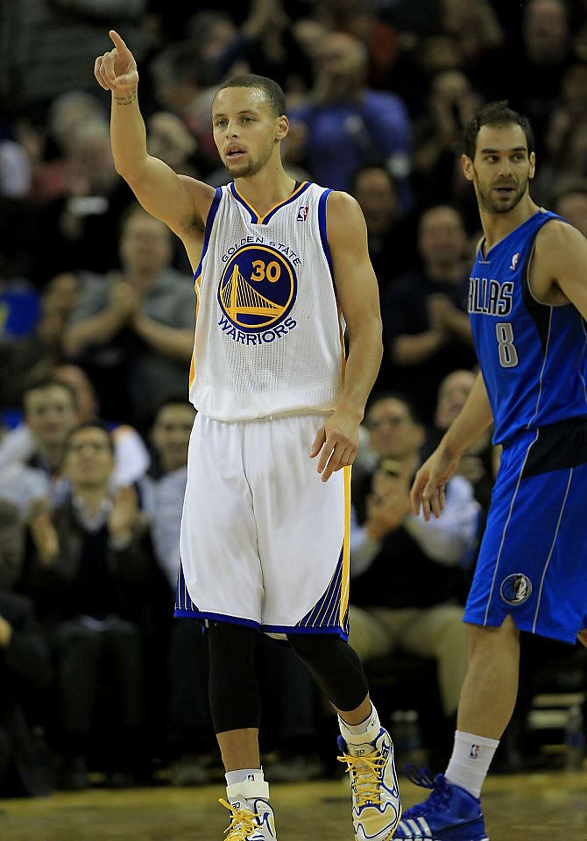 Stephen Curry's Shot Caps Warriors' Rally Over Mavs