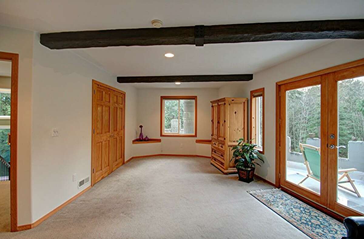 SedroWoolley castle sells for 782K