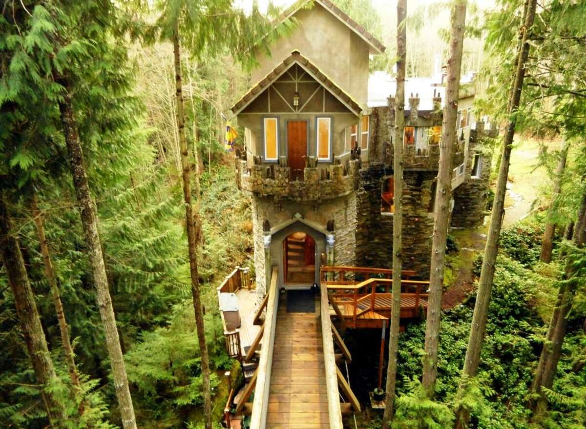 SedroWoolley castle sells for 782K