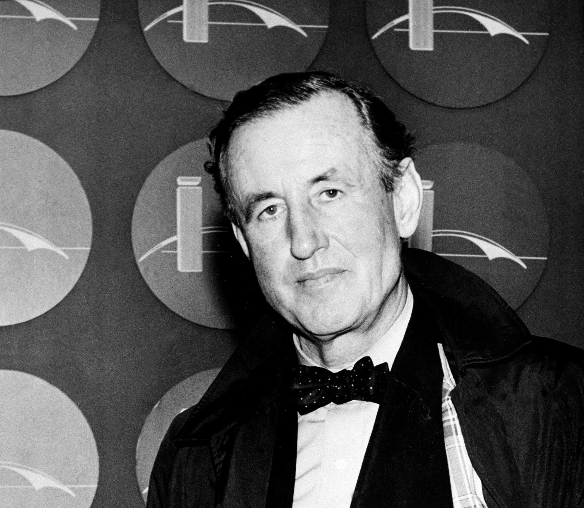 Ian fleming. Флеминг 007.