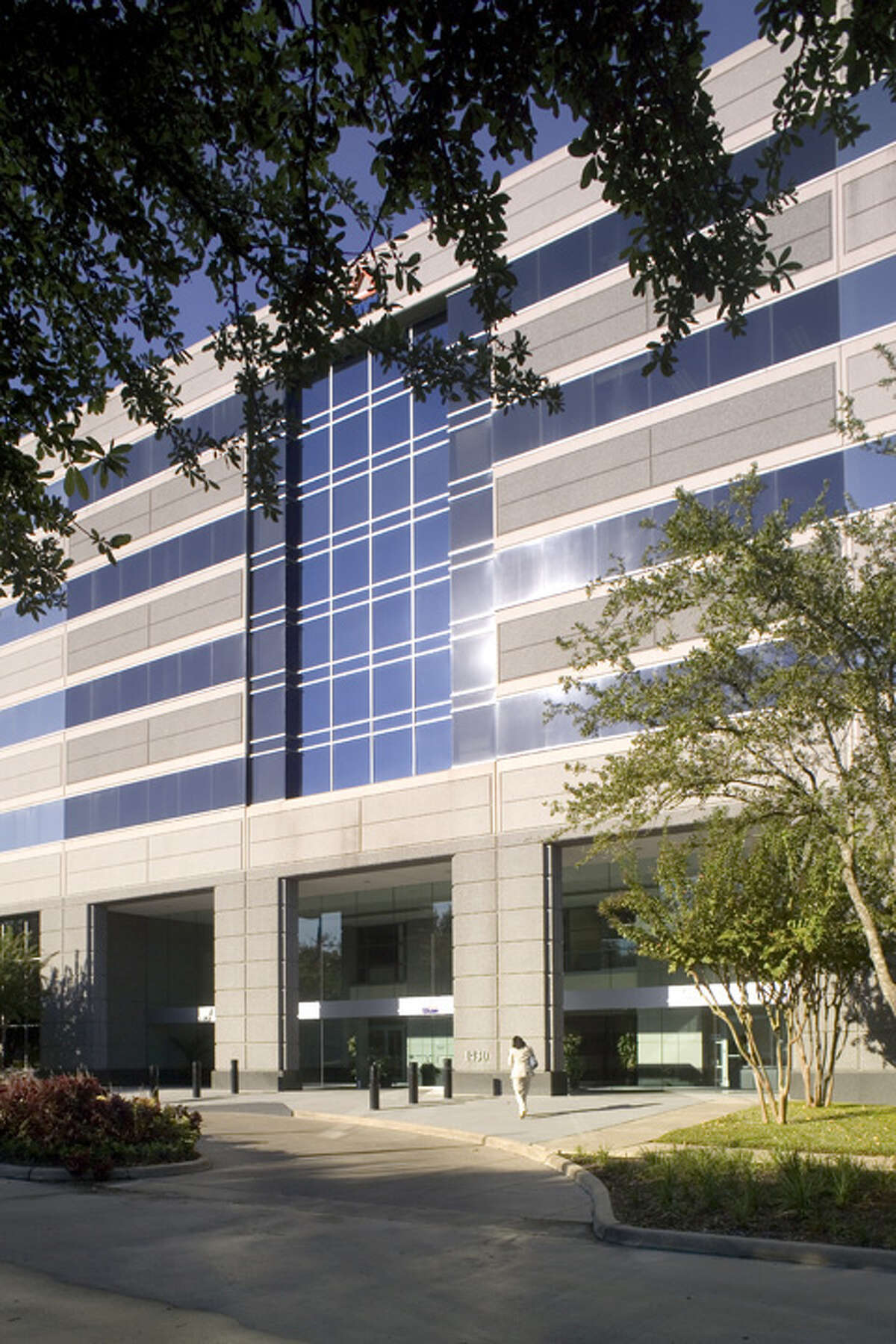 Transwestern's Houston office announced that it negotiated a 312,564-square-foot lease renewal and expansion at 1430 Enclave Parkway, Houston, Texas between Piedmont Office Realty Trust and the Shaw Group. Photo is from Transwestern