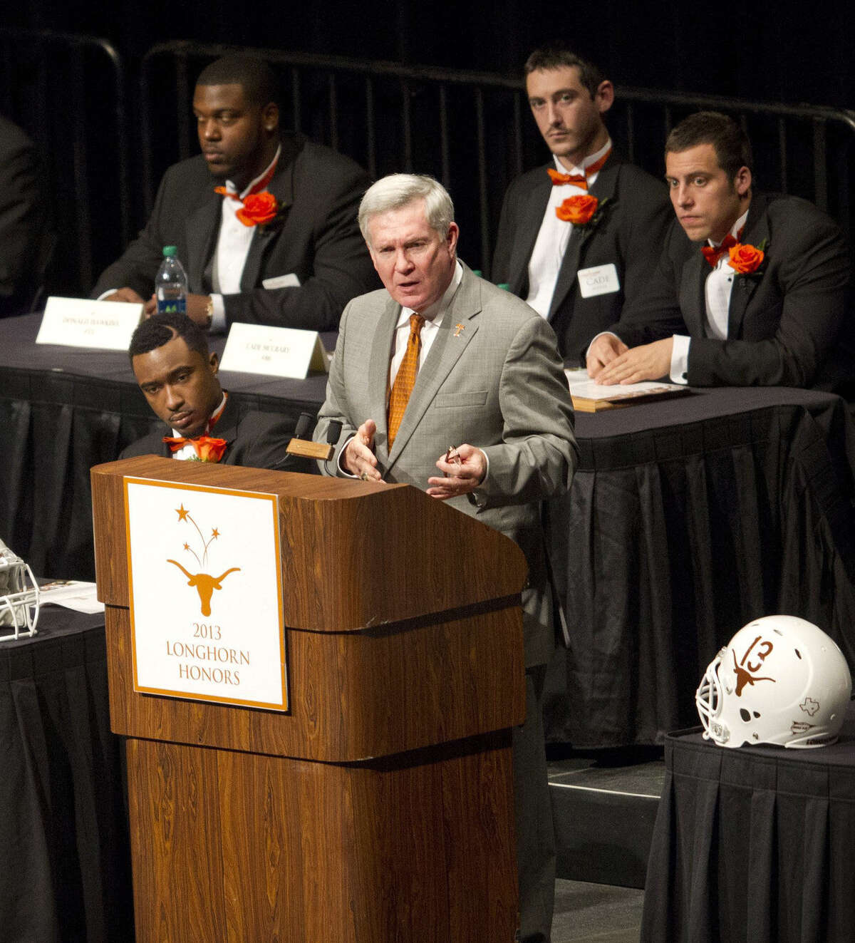 UT head coach Mack Brown addresses the crowd at the Austin honors banquet.