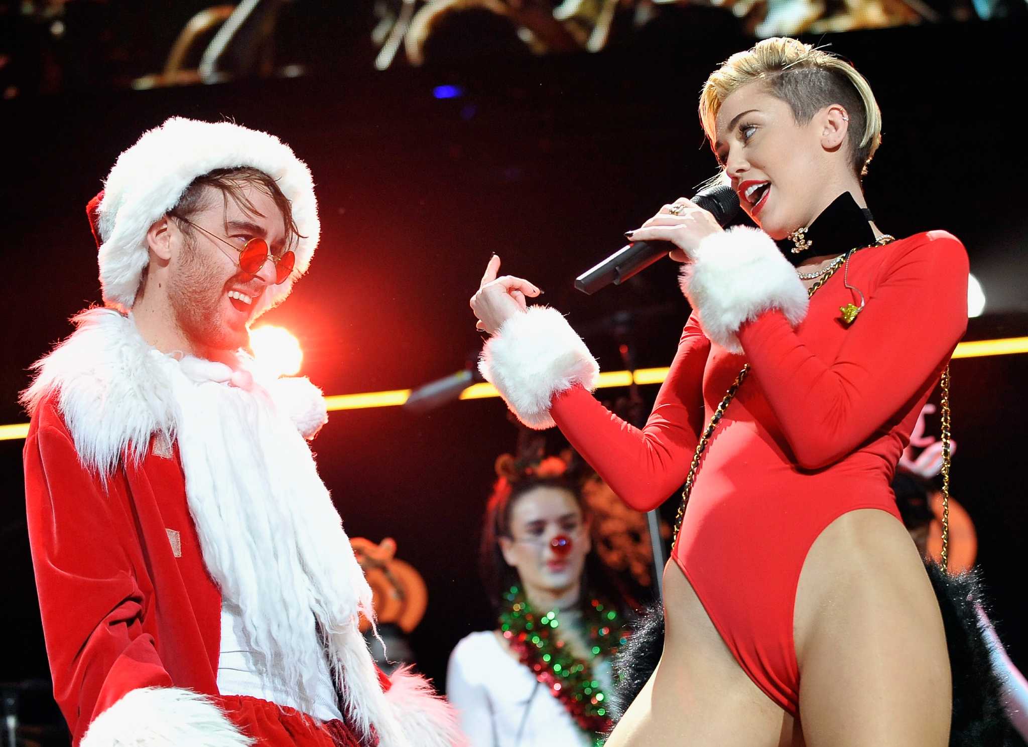 Выступление майли сайрус. Майли сайрус концерт. Miley cyrus. Выступление майли сайрус. Выступление майли сайрус.