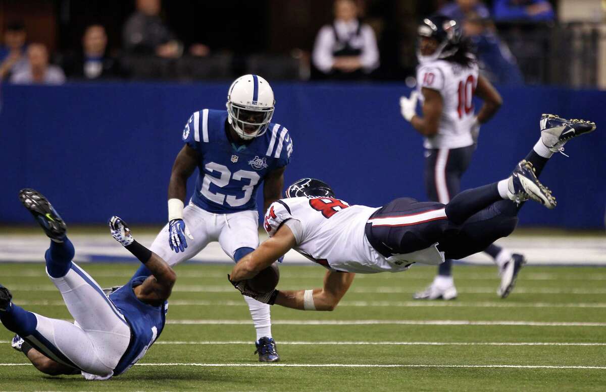 A Colts Player Forced His Own Teammate To Fumble The Ball During Game vs  Texans - Daily Snark