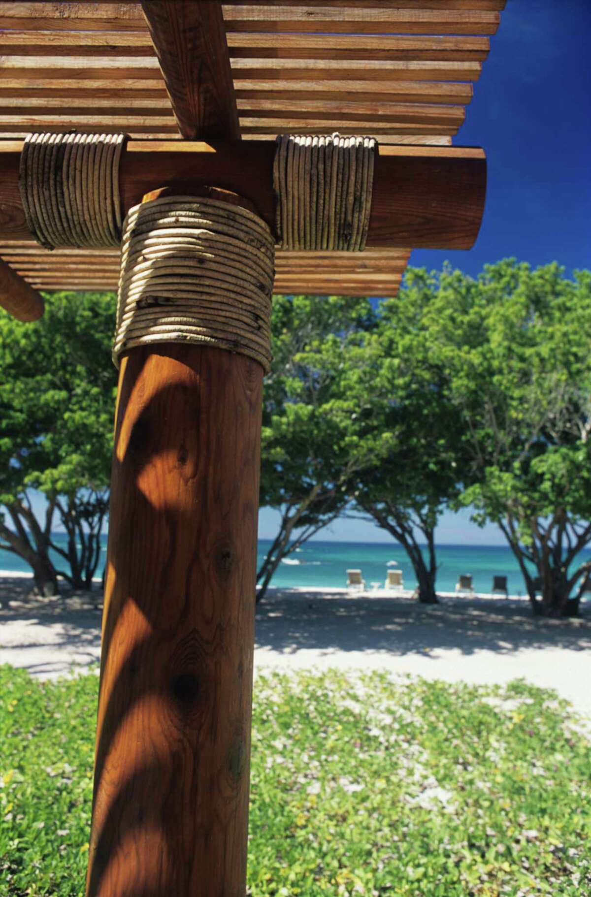 Bill Gates buying Mexican resort