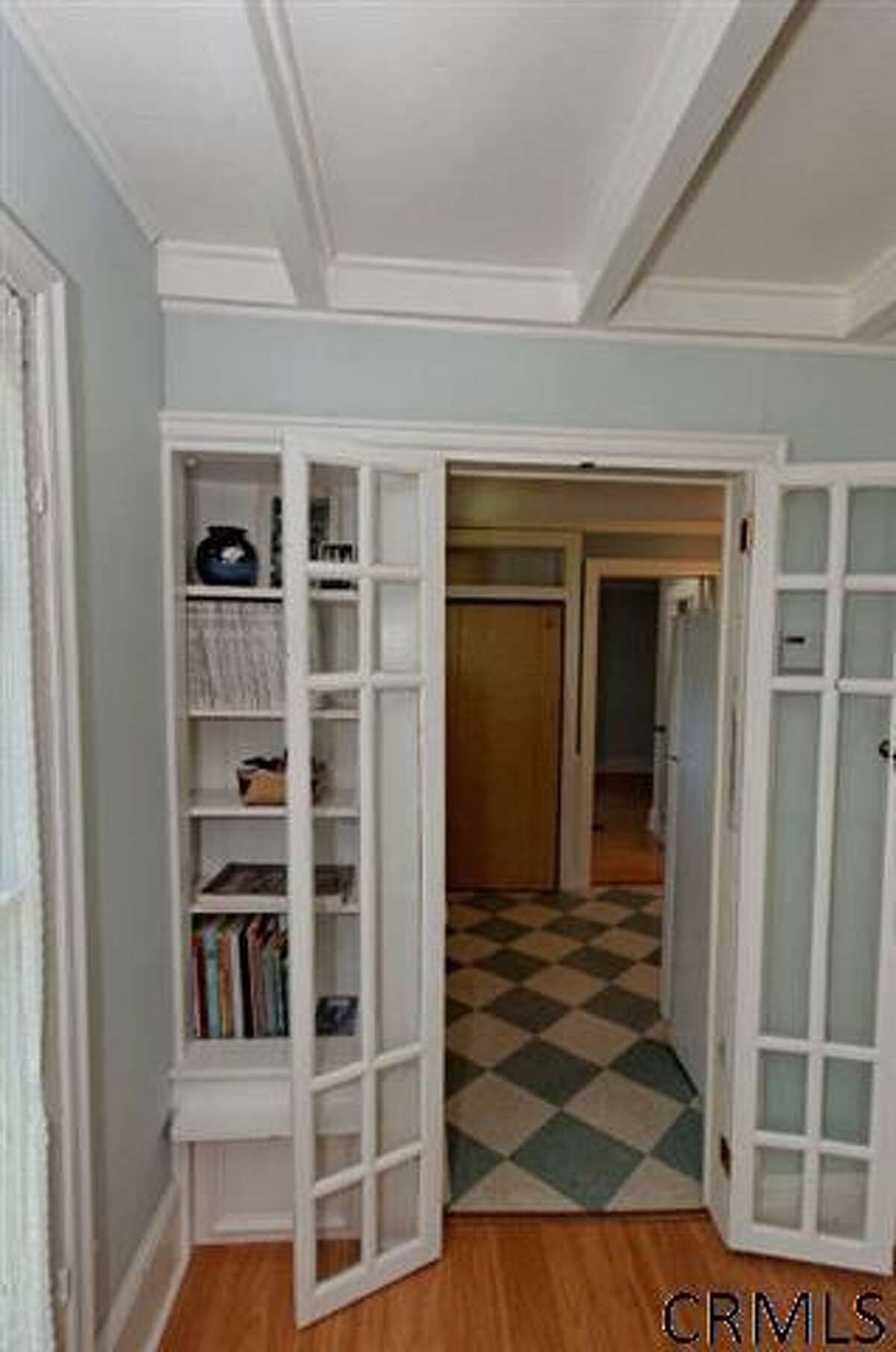 Buying Round Lake 5 homes that could be yours