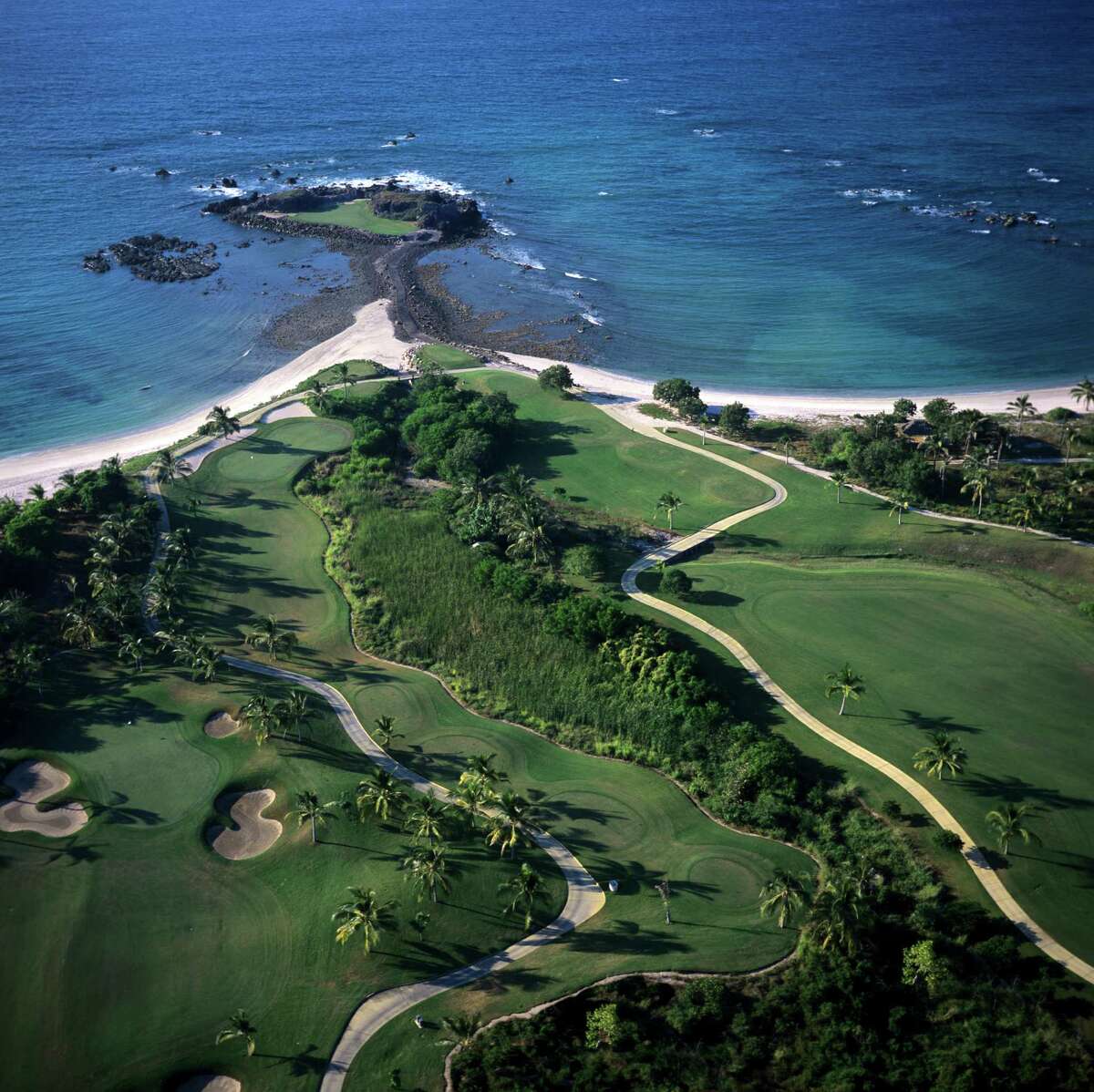 Bill Gates buying Mexican resort