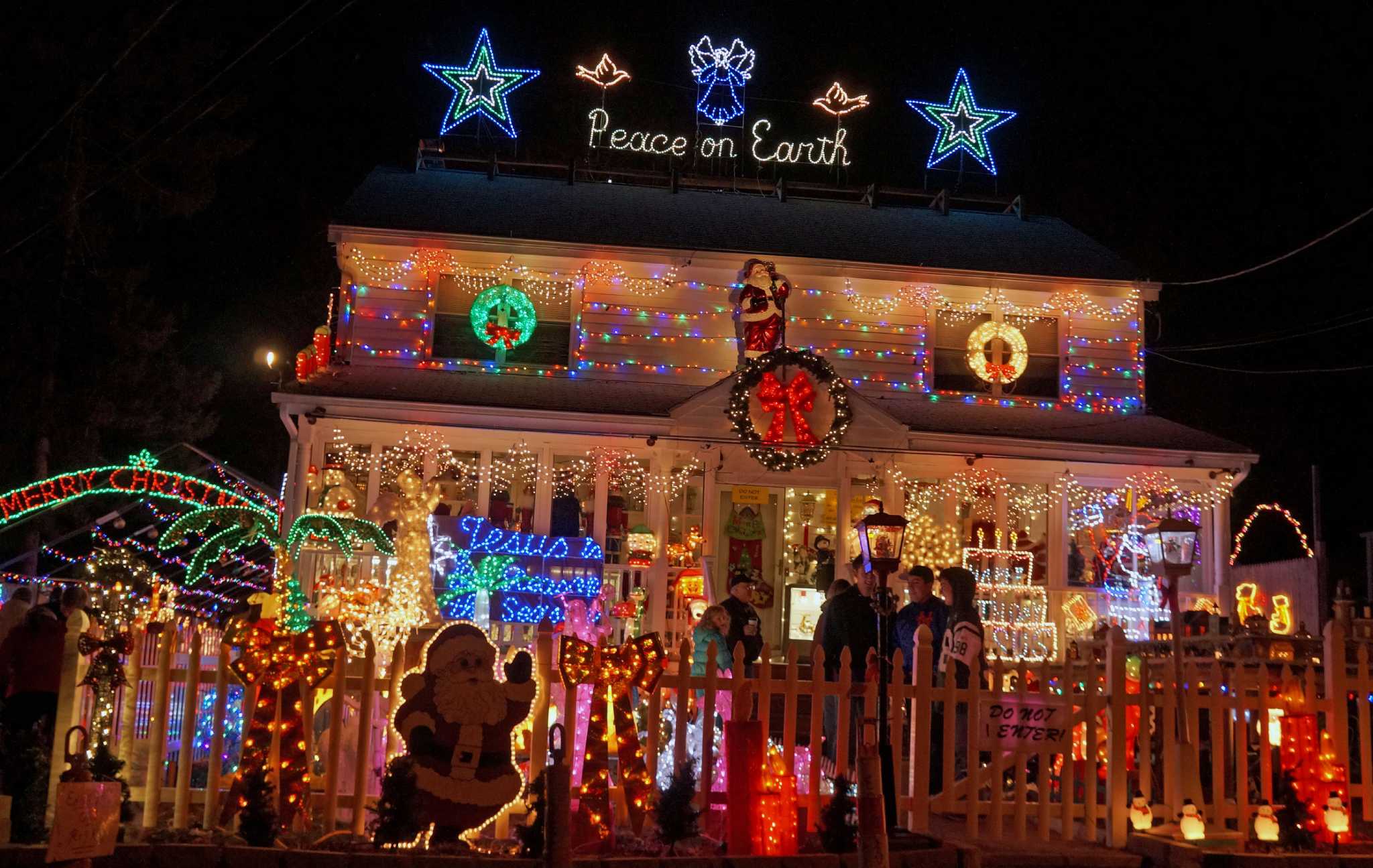 Dazzling displays light the way to Fairfield's Christmas