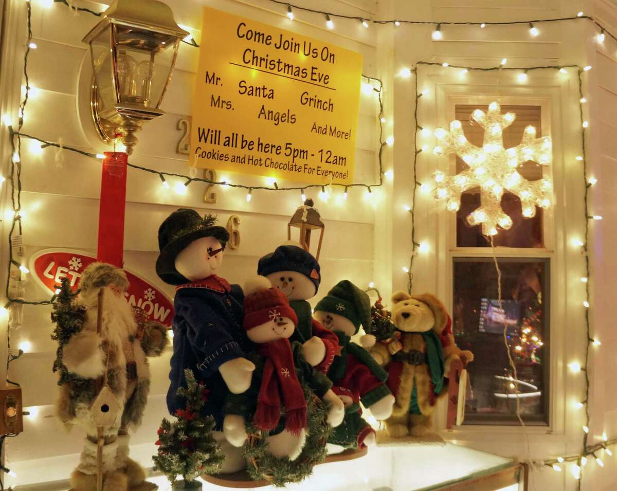 Dazzling displays light the way to Fairfield's Christmas