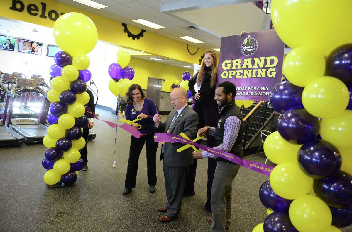 Fitness opens in former Borders bookstore