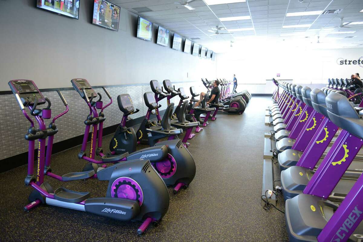 Fitness opens in former Borders bookstore