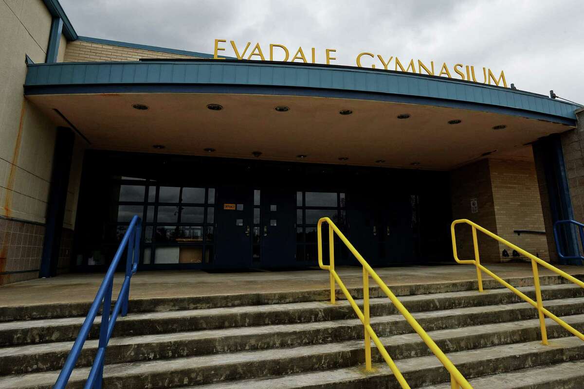 Following arrest, class resumes for schools disrupted by threats