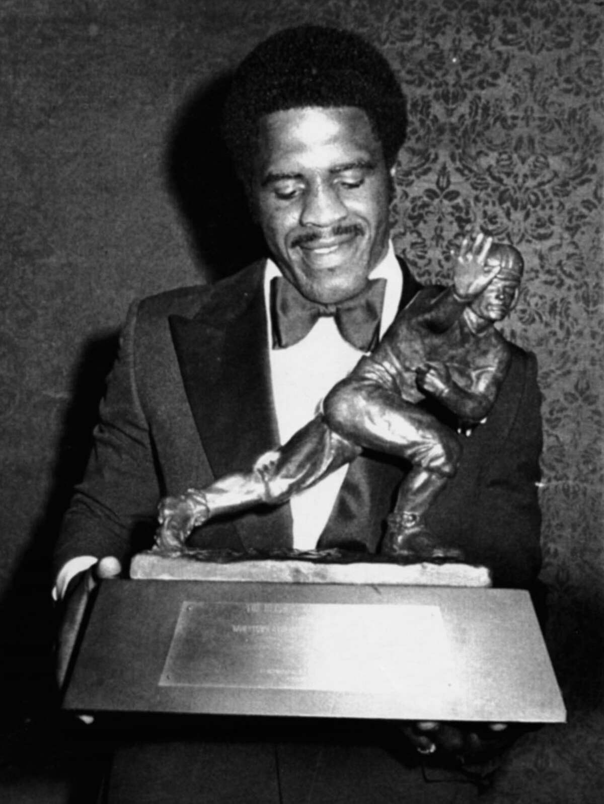 The Tyler Rose, Earl Campbell, claimed the 1977 Heisman.