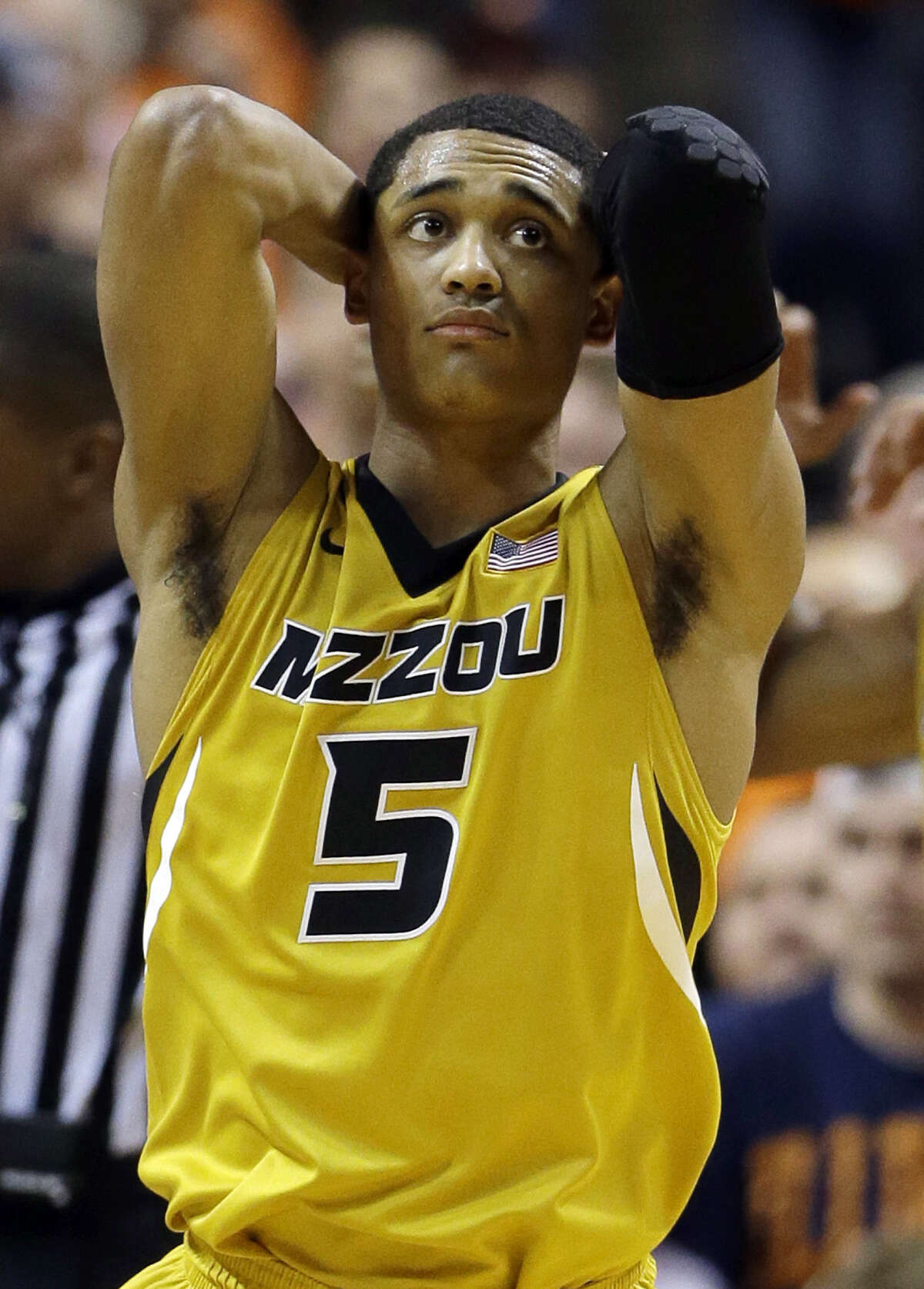 Missouri's Jordan Clarkson, a Wagner grad, reacts to a call in the No. 23 Tigers' loss to Illinois on Saturday. Clarkson paced Missouri with 25 points.